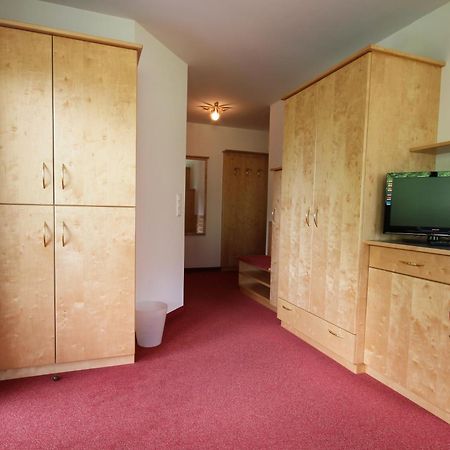 Hotel Garni Sonnblick Бад Клайнкирххайм Стая снимка